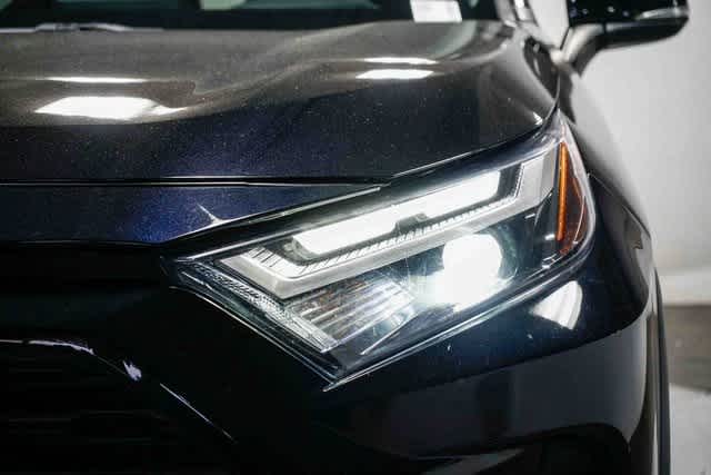 Thumbnail: 2022 Toyota RAV4 - 8