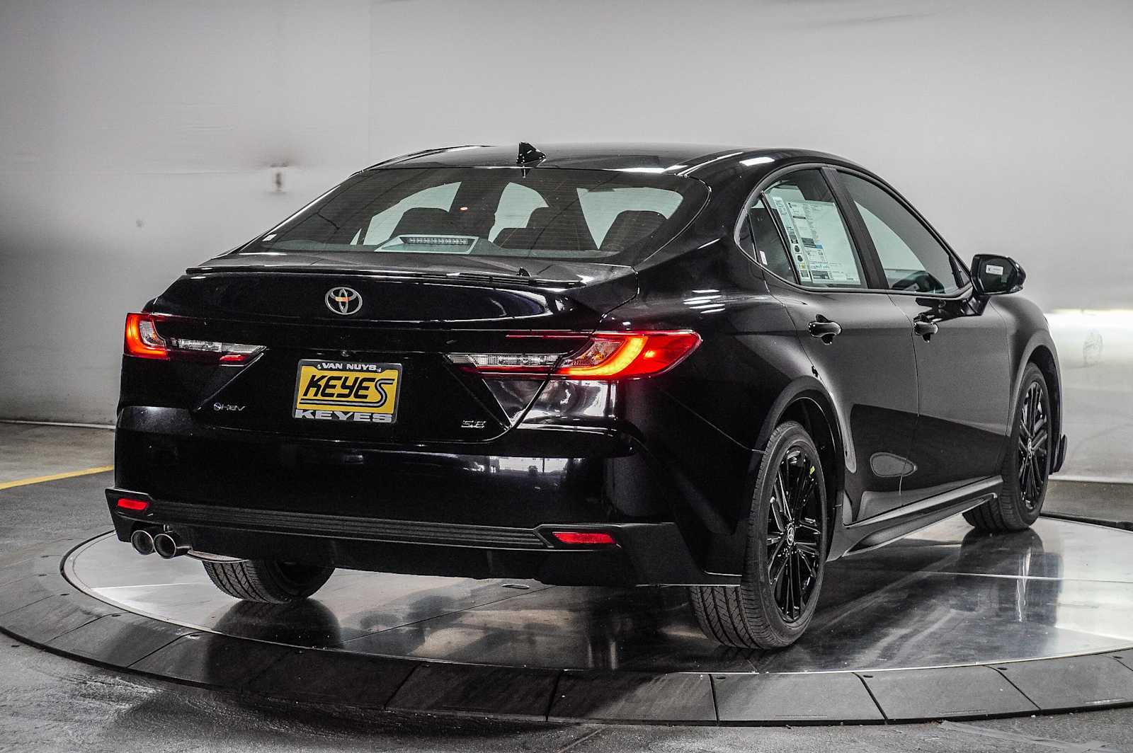 Thumbnail: 2026 Toyota Camry - 4