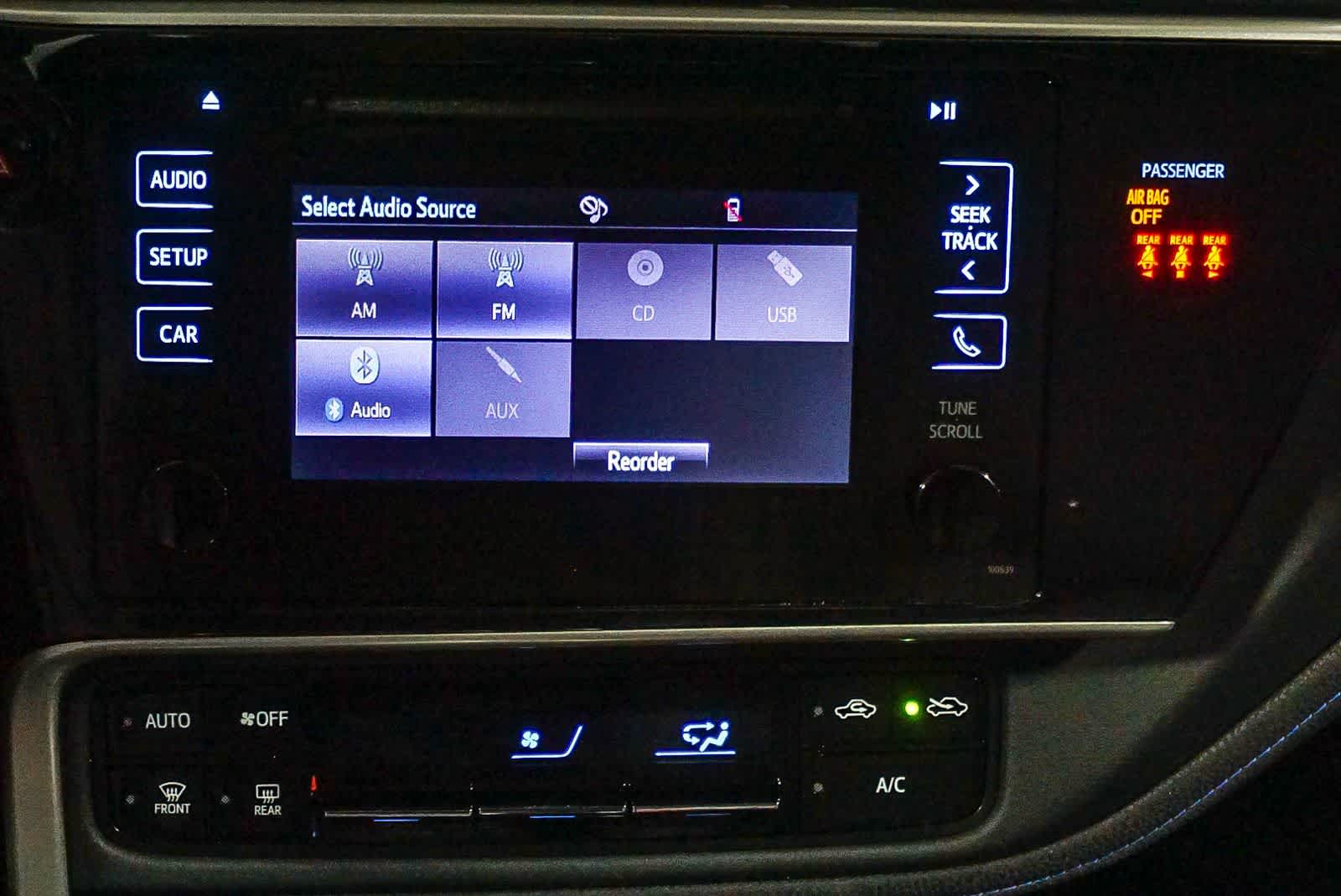 Thumbnail: 2018 Toyota Corolla - 14