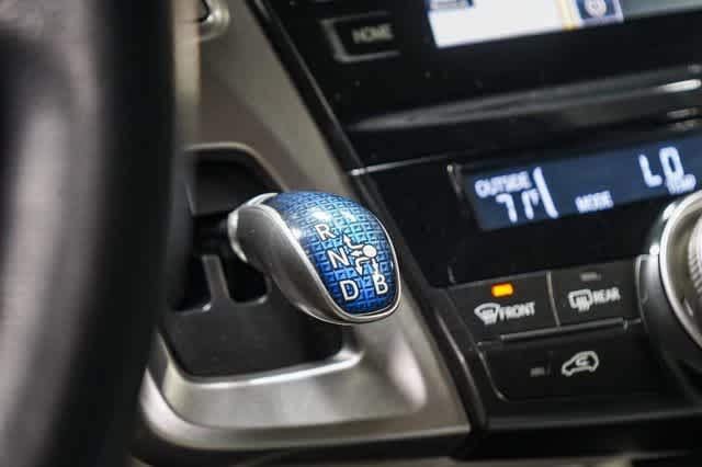 Thumbnail: 2015 Toyota Prius v - 23