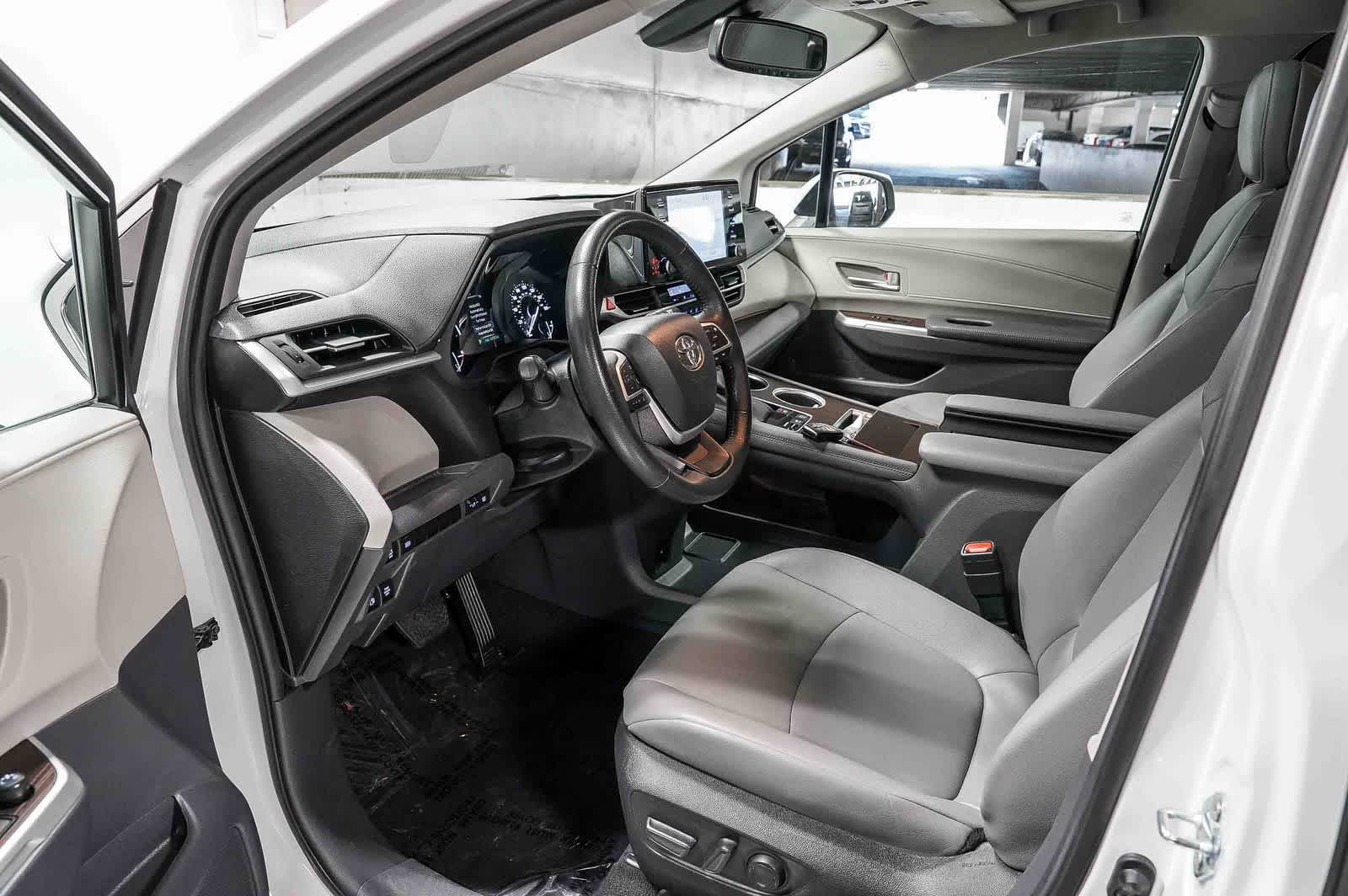 Thumbnail: 2024 Toyota Sienna - 19