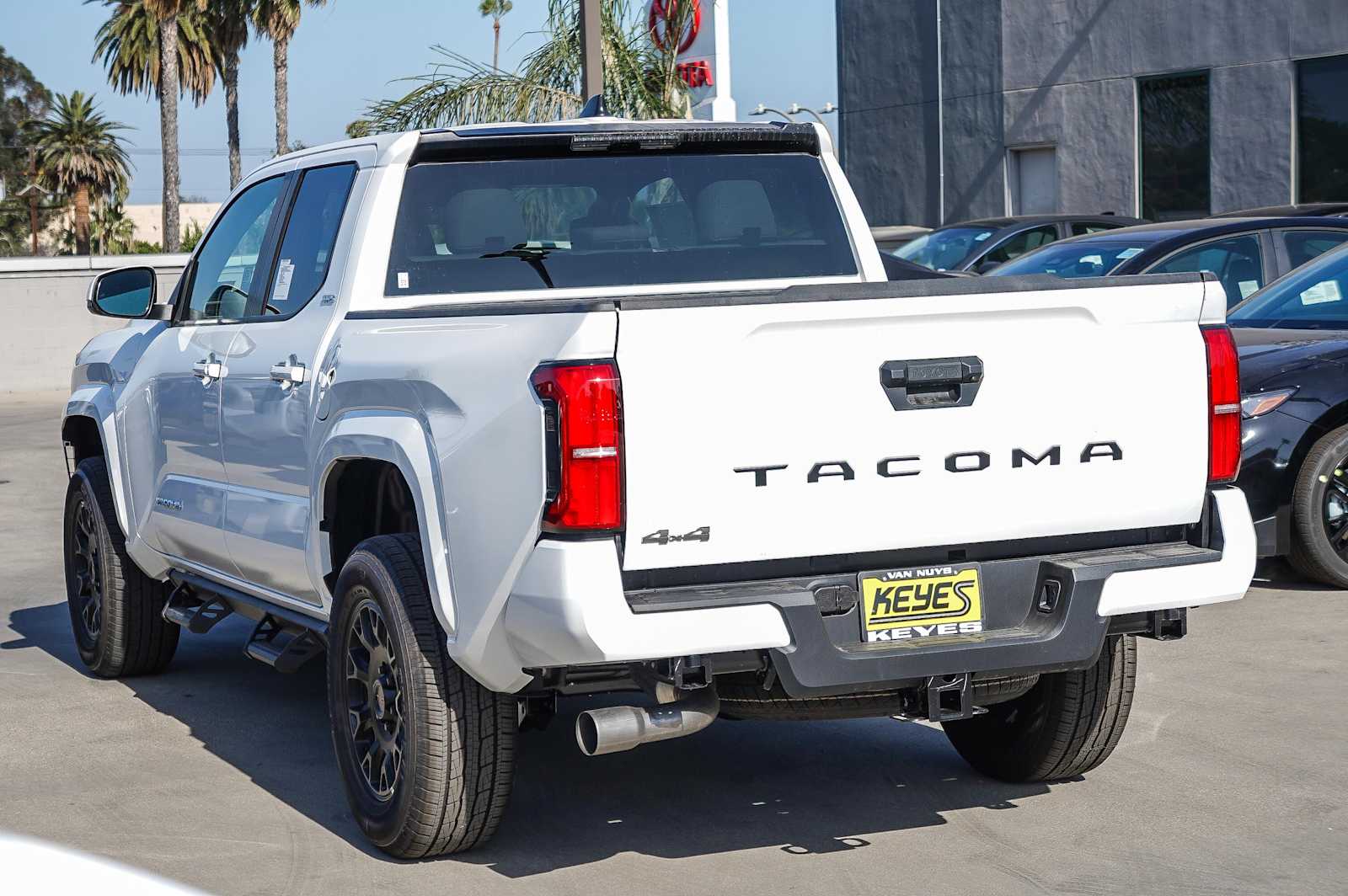 2025 Toyota Tacoma SR5 6