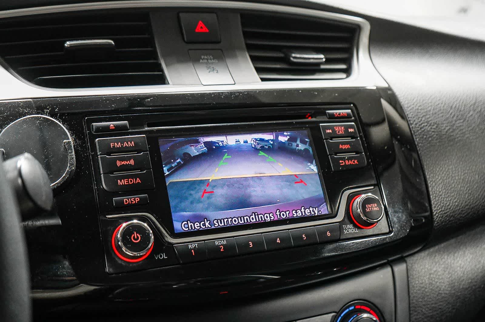 Thumbnail: 2016 Nissan Sentra - 25