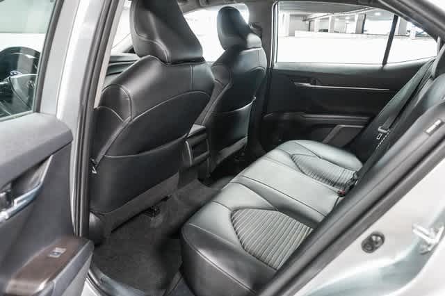 2022 Toyota Camry SE 19