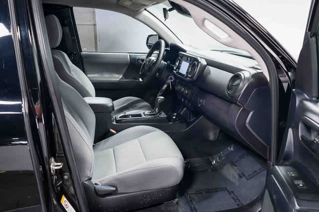 Thumbnail: 2019 Toyota Tacoma - 16