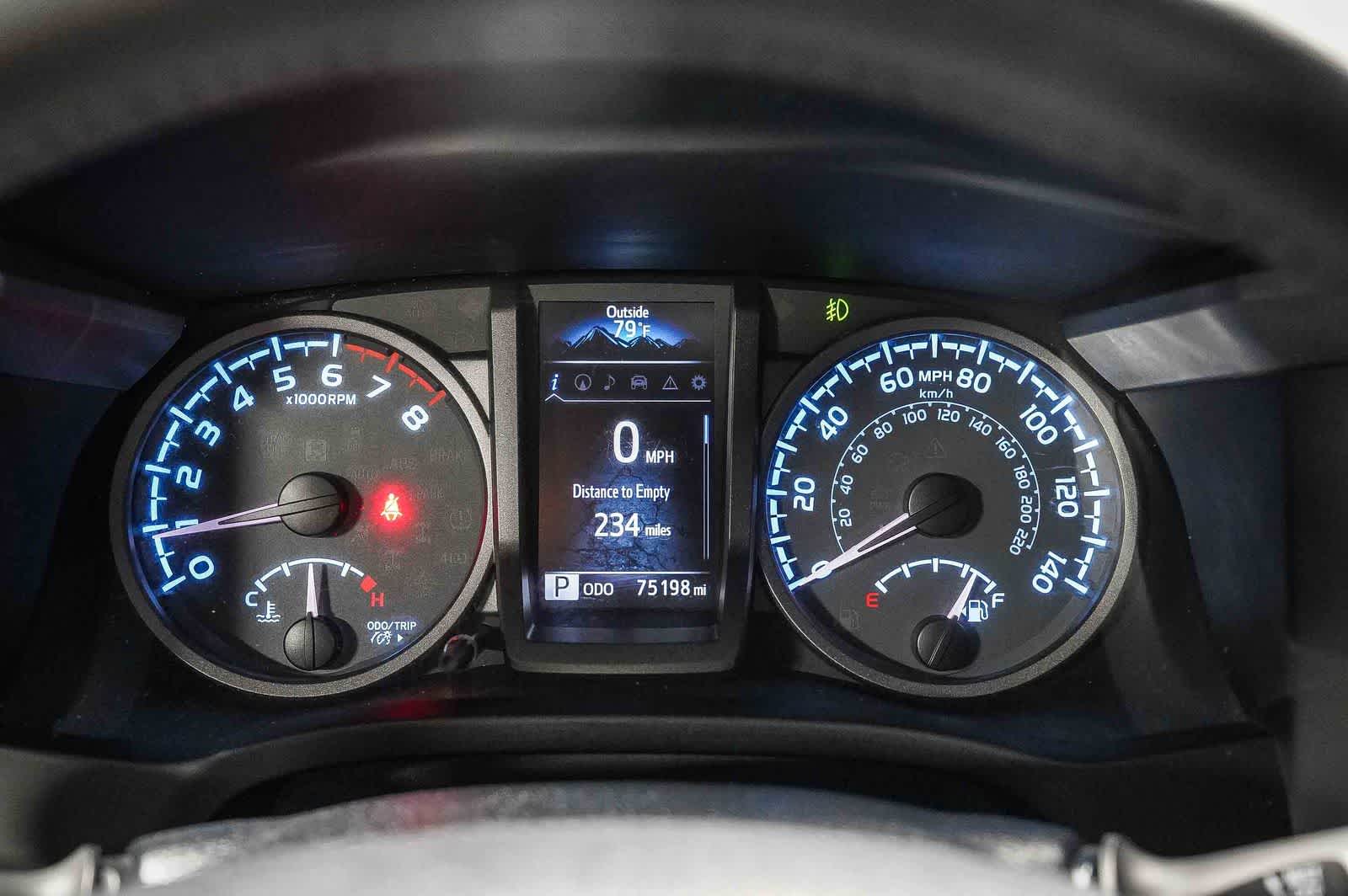 Thumbnail: 2018 Toyota Tacoma - 25
