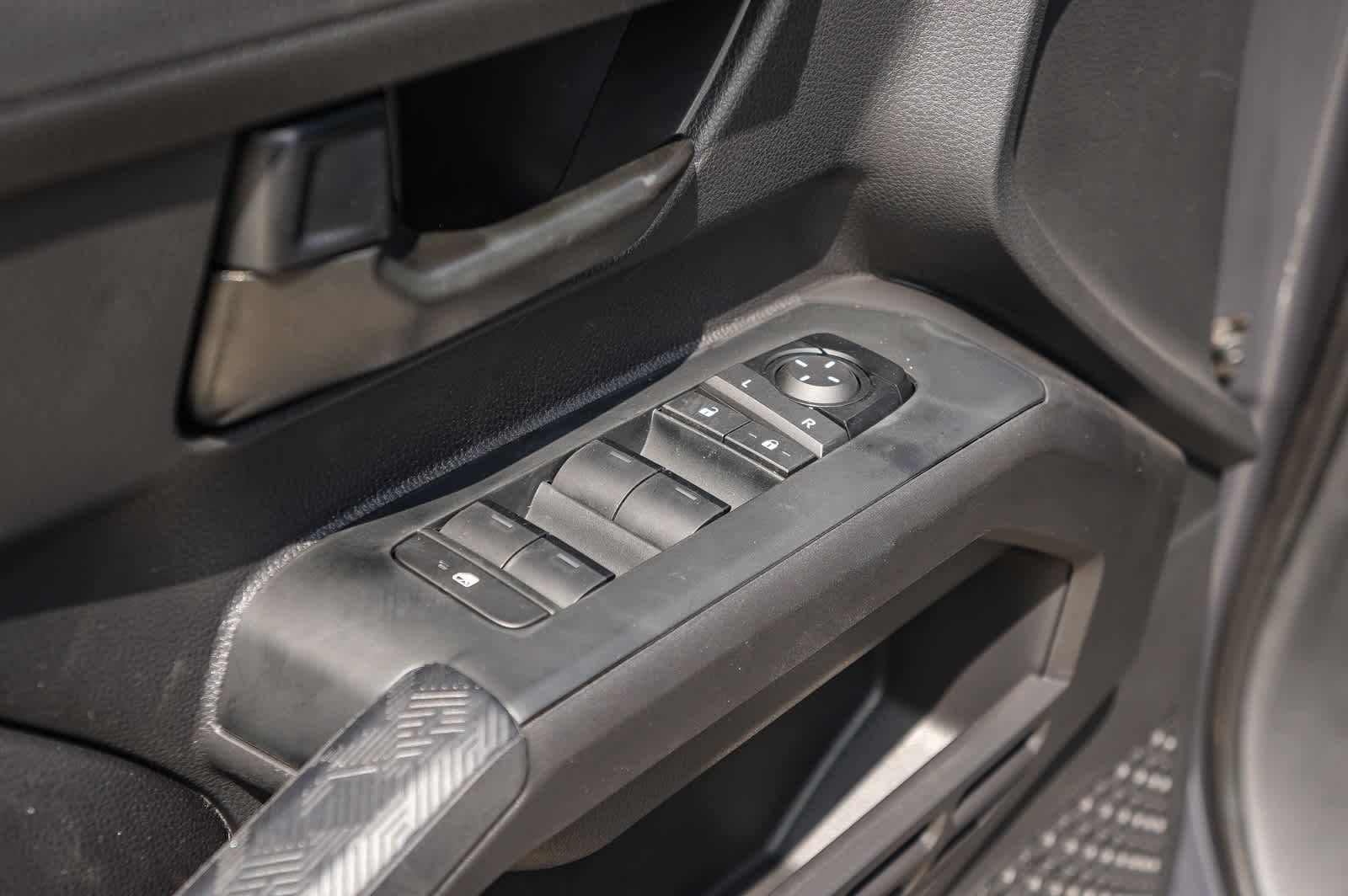 2025 Toyota Tacoma SR5 23