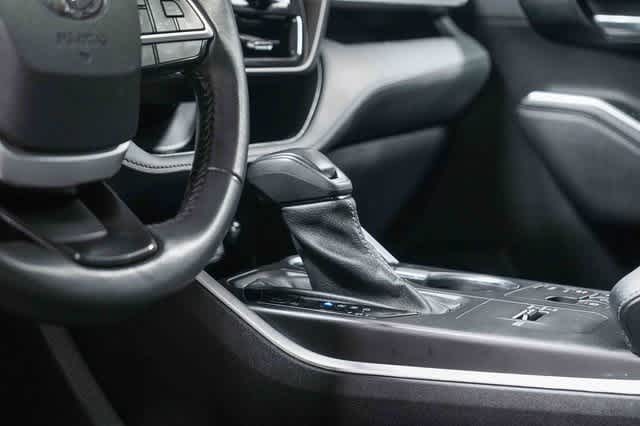 2023 Toyota Highlander XLE 26
