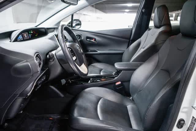 2017 Toyota Prius Four 18