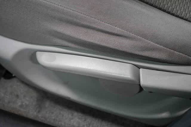 Thumbnail: 2012 Toyota RAV4 - 23