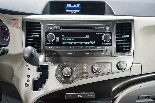 Thumbnail: 2012 Toyota Sienna - 13