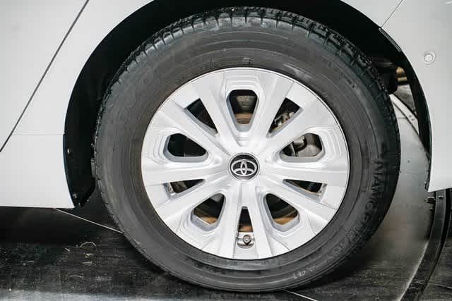 Thumbnail: 2021 Toyota Prius - 9