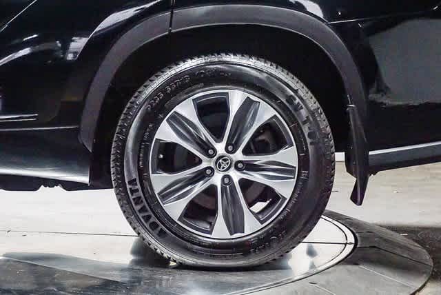 Thumbnail: 2021 Toyota Highlander - 10