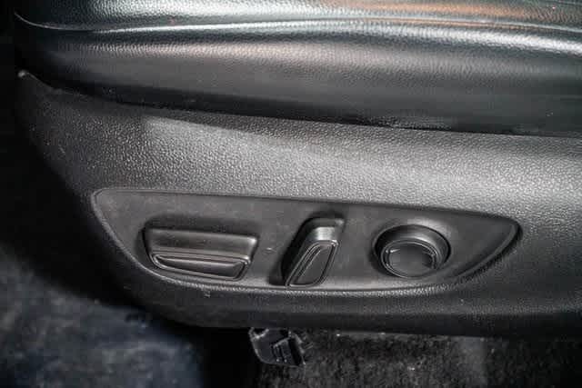 Thumbnail: 2022 Toyota Highlander - 22