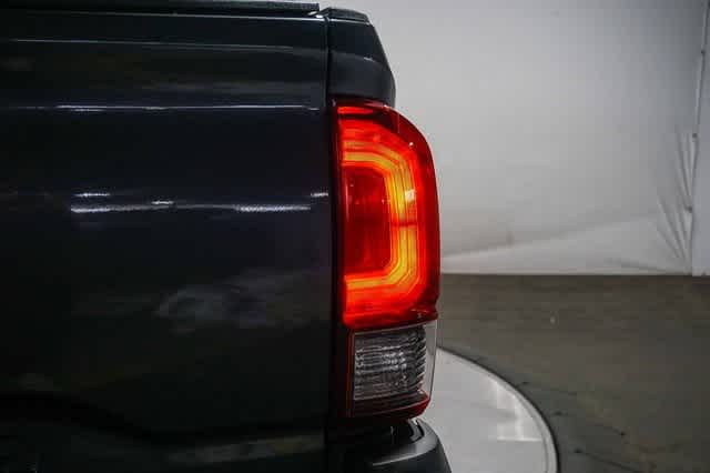 Thumbnail: 2018 Toyota Tacoma - 13