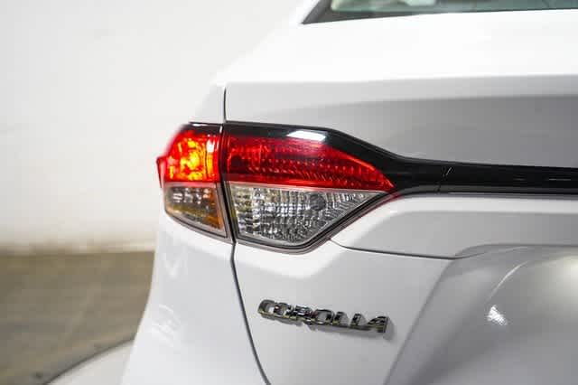 2022 Toyota Corolla LE 12