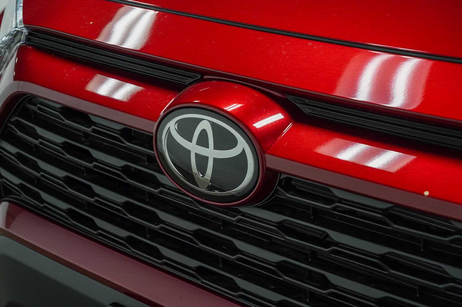 Thumbnail: 2025 Toyota RAV4 - 9