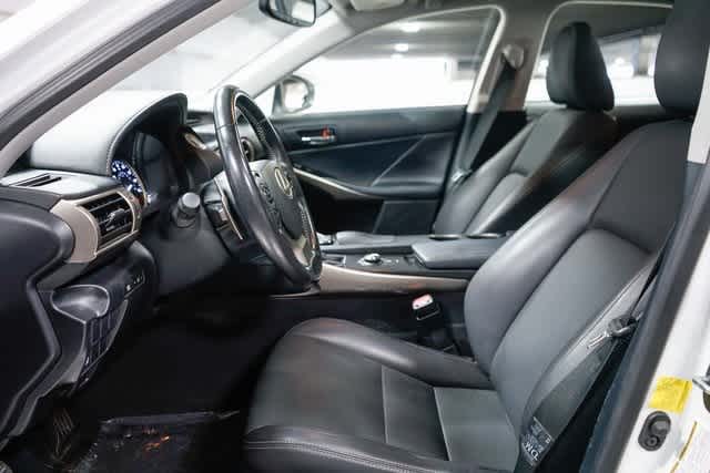 Thumbnail: 2016 Lexus IS - 17