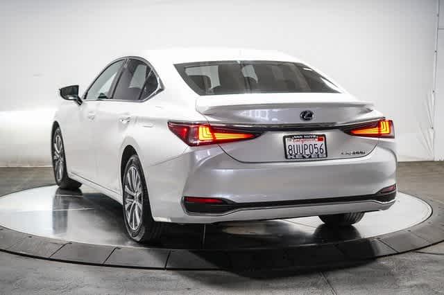 Thumbnail: 2021 Lexus ES - 2