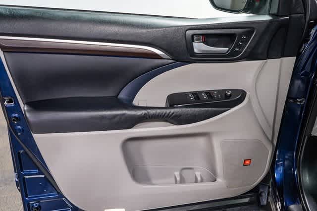 2014 Toyota Highlander Limited Platinum 22