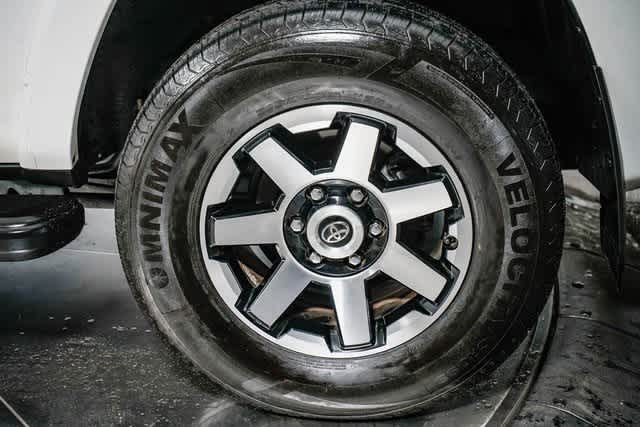 Thumbnail: 2019 Toyota 4Runner - 10