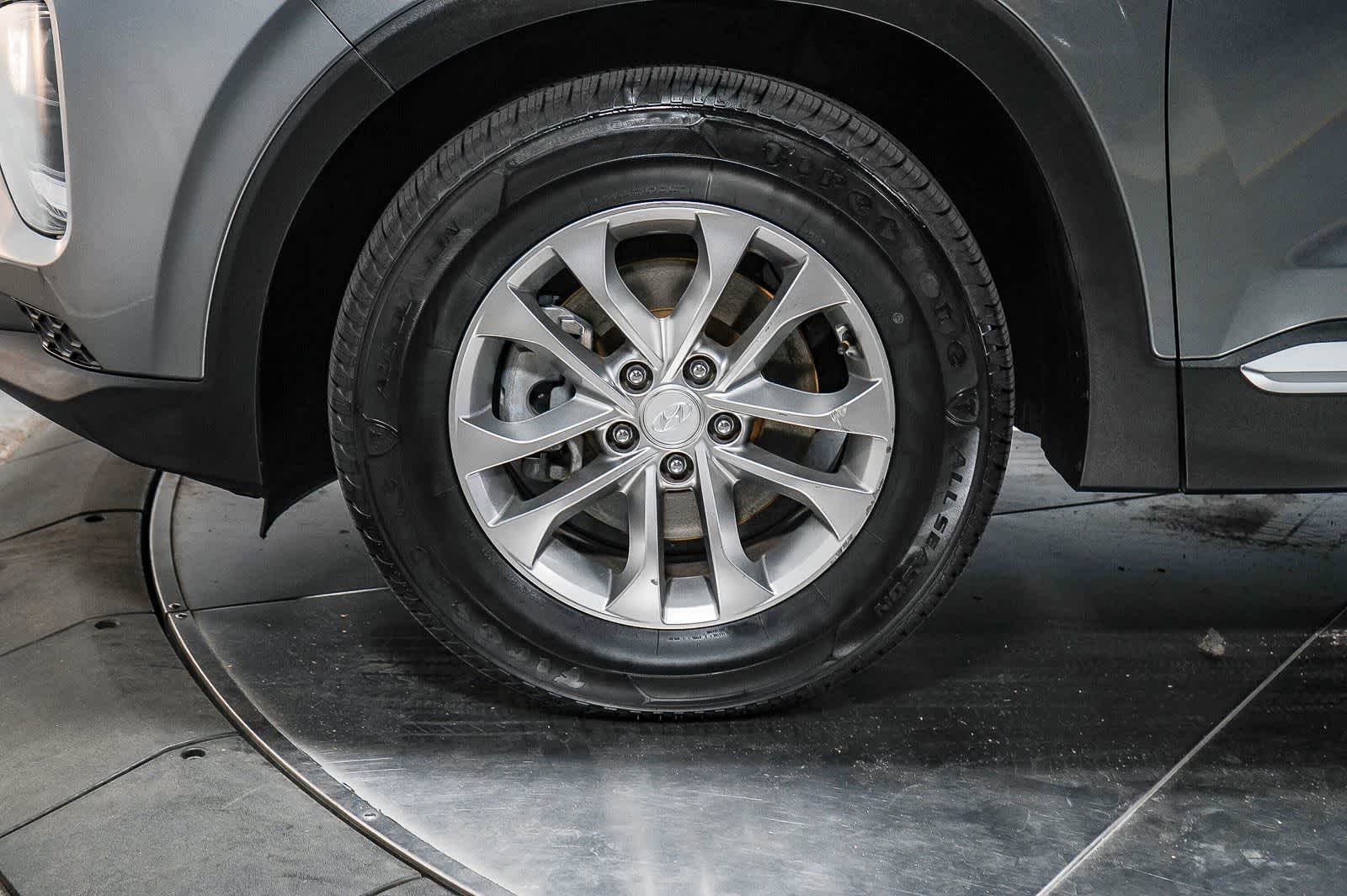 Thumbnail: 2019 Hyundai Santa Fe - 9