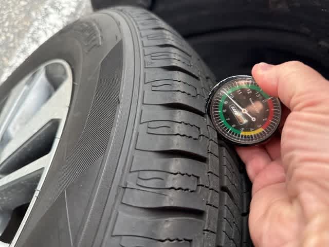 Thumbnail: 2017 Toyota RAV4 - 12