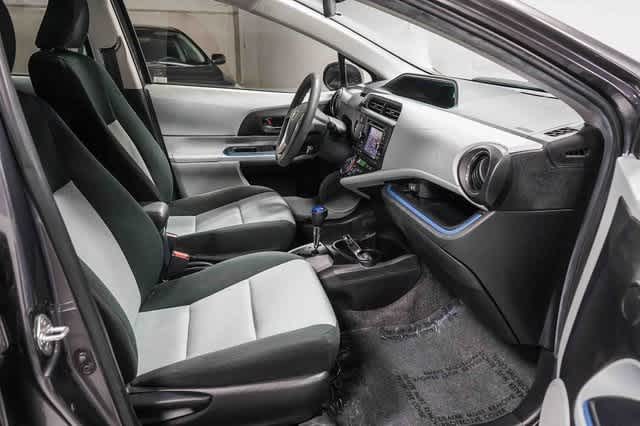 Thumbnail: 2012 Toyota Prius c - 16