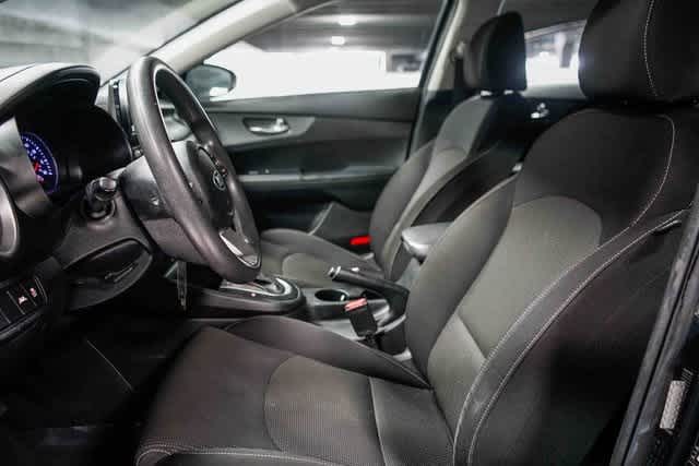 Thumbnail: 2021 Kia Forte - 16
