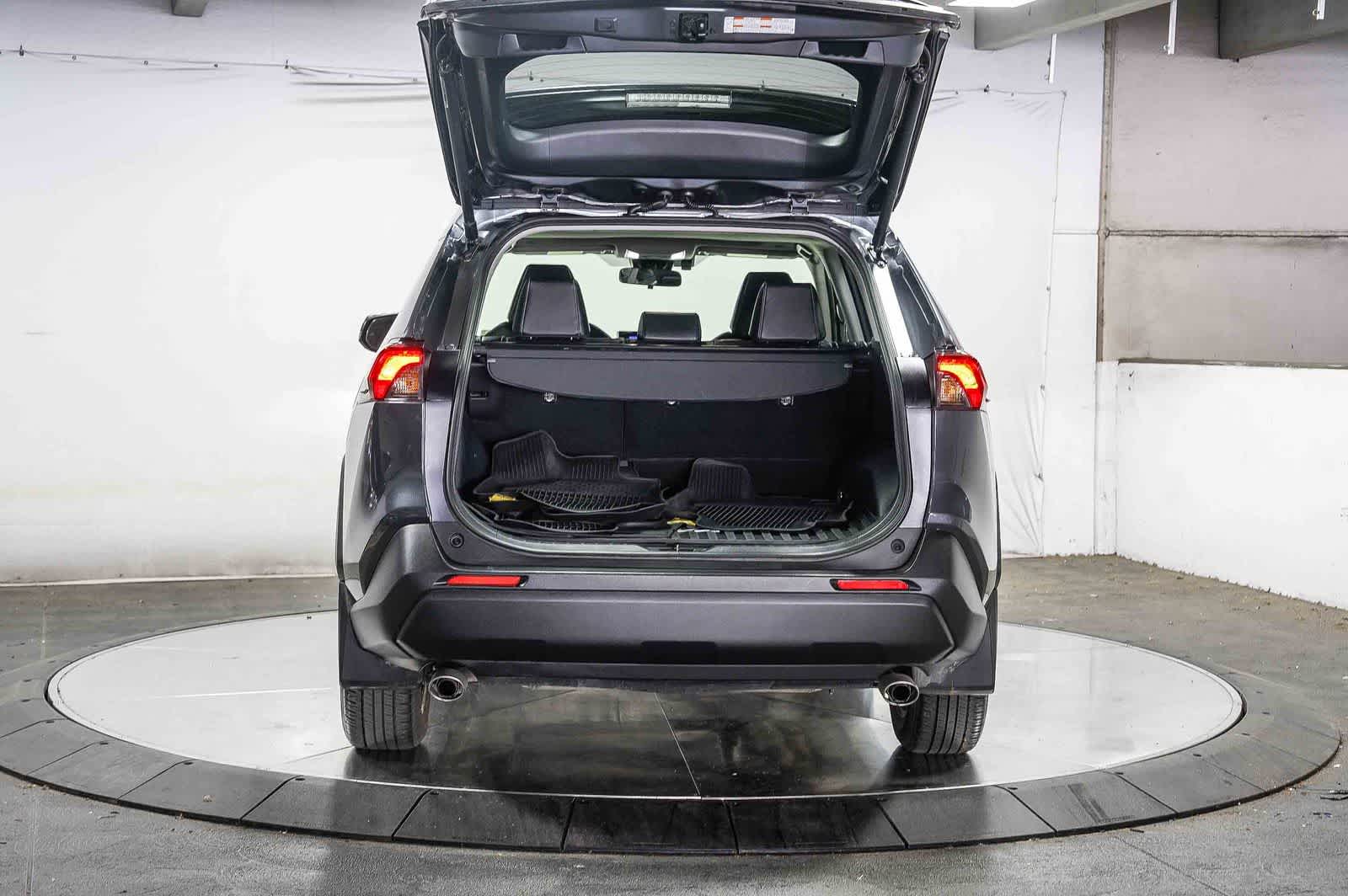 Thumbnail: 2025 Toyota RAV4 - 28