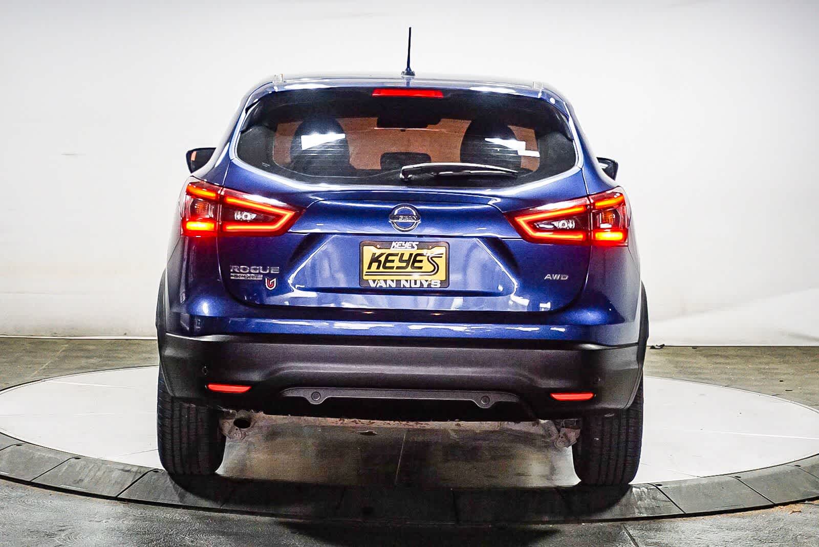 Thumbnail: 2020 Nissan Rogue Sport - 10