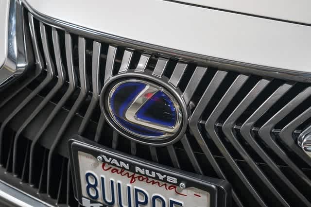 Thumbnail: 2021 Lexus ES - 8