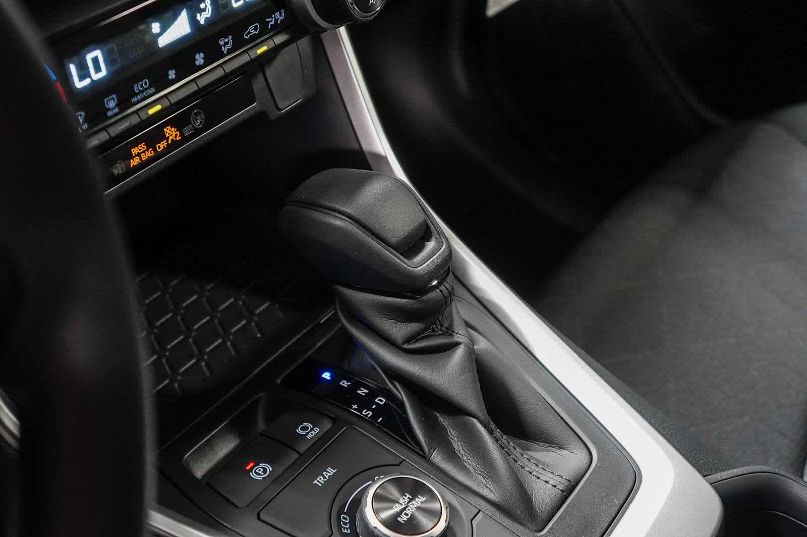 Thumbnail: 2025 Toyota RAV4 - 23