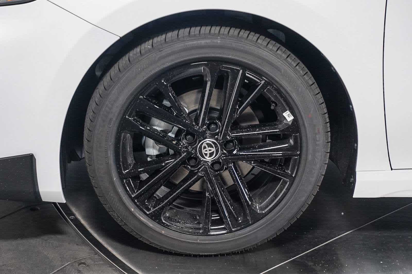 Thumbnail: 2025 Toyota Camry - 9