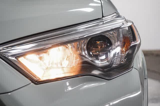 Thumbnail: 2022 Toyota 4Runner - 8