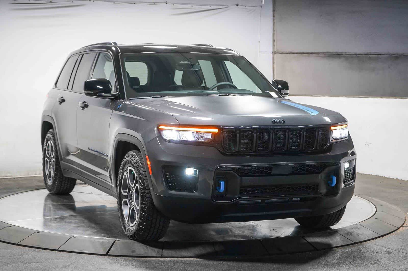 Thumbnail: 2023 Jeep Grand Cherokee - 2