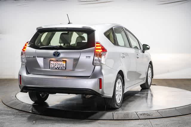 Thumbnail: 2015 Toyota Prius v - 4