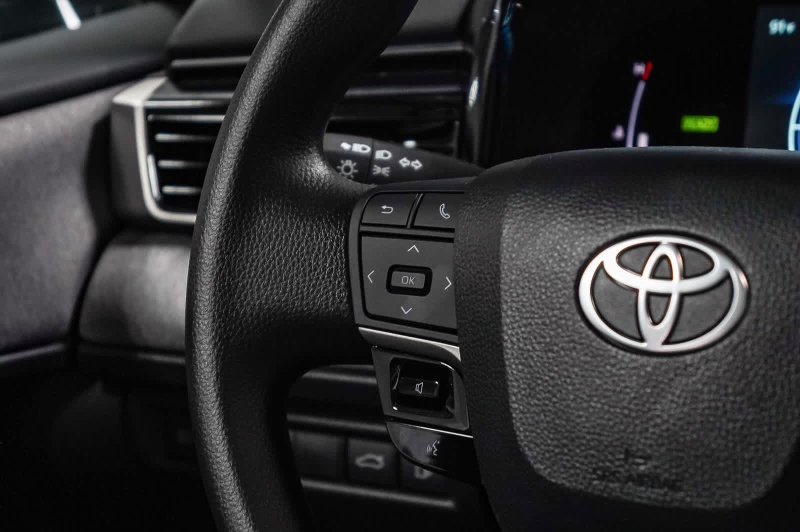 Thumbnail: 2025 Toyota Camry - 19