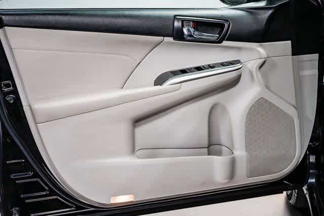 Thumbnail: 2014 Toyota Camry - 18