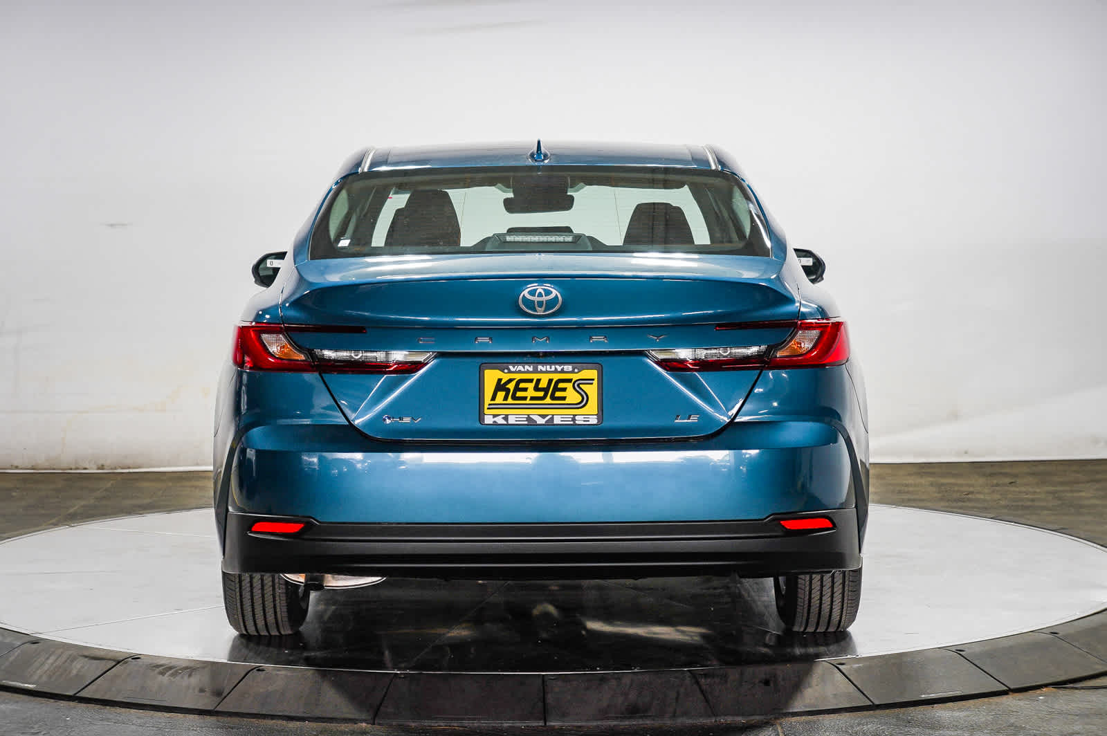 Thumbnail: 2025 Toyota Camry - 3