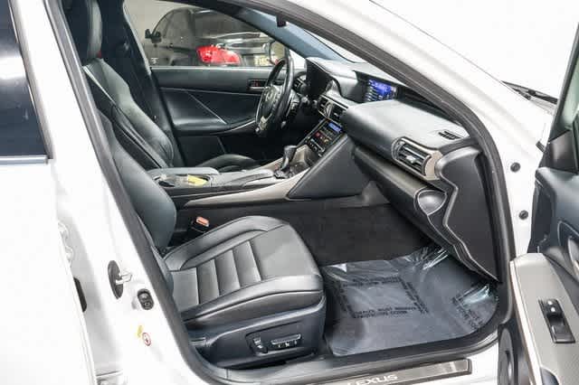 Thumbnail: 2017 Lexus IS - 17