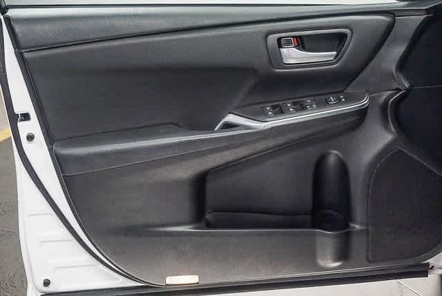 Thumbnail: 2017 Toyota Camry - 23