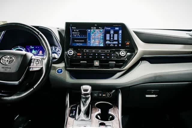 Thumbnail: 2021 Toyota Highlander - 13