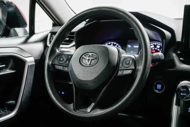Thumbnail: 2021 Toyota RAV4 - 14