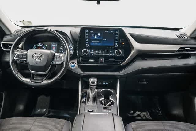 Thumbnail: 2022 Toyota Highlander - 13