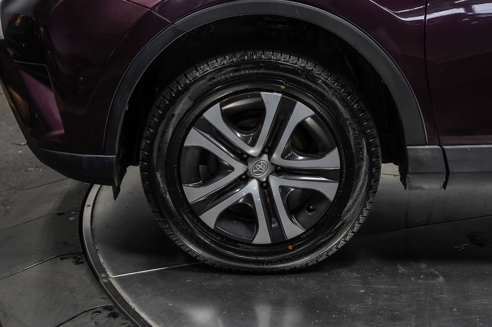 Thumbnail: 2017 Toyota RAV4 - 10