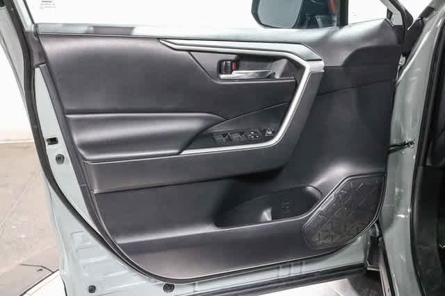 Thumbnail: 2022 Toyota RAV4 - 22