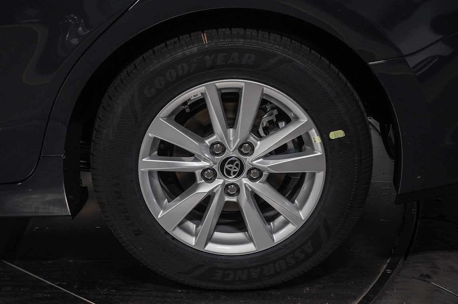 Thumbnail: 2025 Toyota Camry - 9