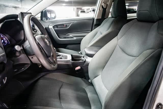 Thumbnail: 2021 Toyota RAV4 - 17