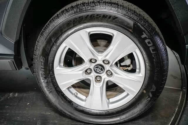 Thumbnail: 2019 Toyota RAV4 - 11